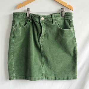 Elegant Green Mini Skirt